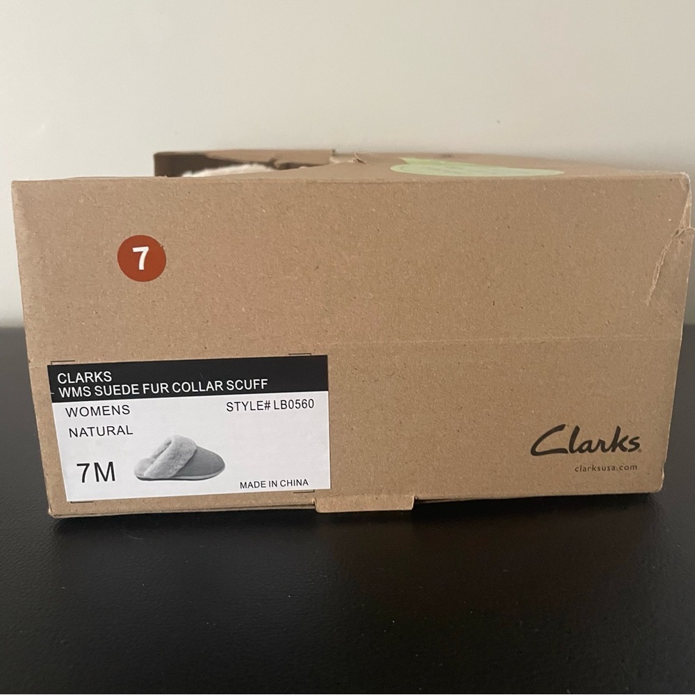 Clarks suede fur collar scuffs size 7 (6.5) NIB - Picture 9 of 9